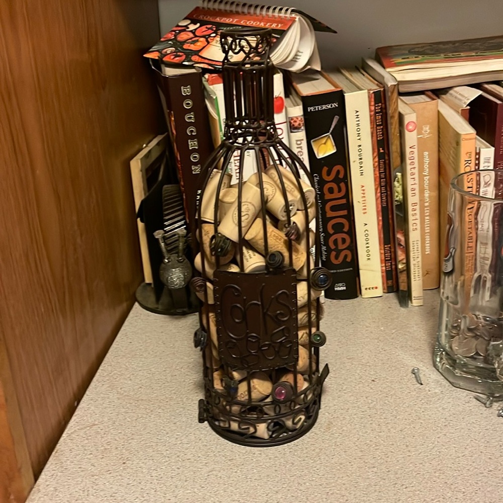 Decorative cork holder
